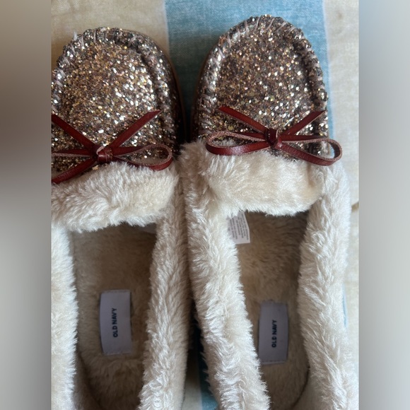 Old Navy Women's Glitter Slippers with Bow NWOT - Picture 4 of 6